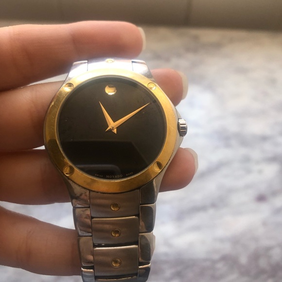 Men’s luxury movado watch - Picture 3 of 3